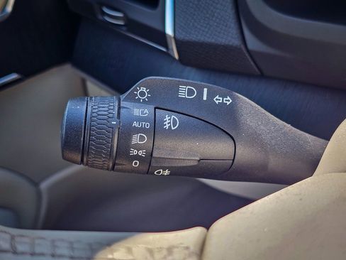 Used 2020 Volvo XC90 T6 Momentum w/ Protection Package Premier image 19