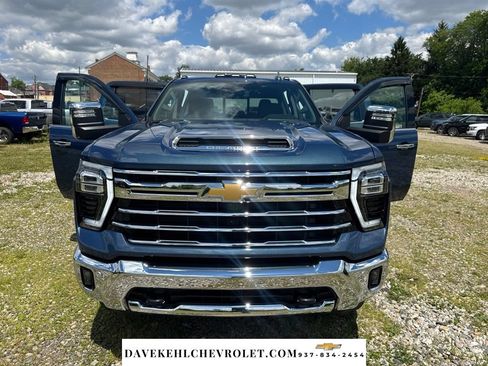 Used 2024 Chevrolet Silverado 2500 LTZ w/ LTZ Plus Package AWD/4WD image 9