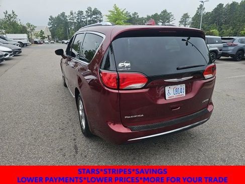 Used 2018 Chrysler Pacifica Limited w/ Advanced Safetytec Group FWD image 14