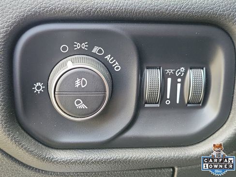 Used 2025 RAM 1500 Laramie AWD/4WD image 17