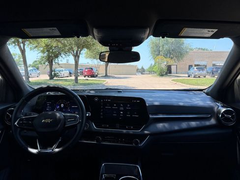 Used 2025 Chevrolet Equinox LT FWD image 34