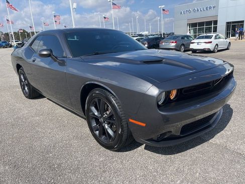 Used 2021 Dodge Challenger SXT w/ Driver Convenience Group image 3