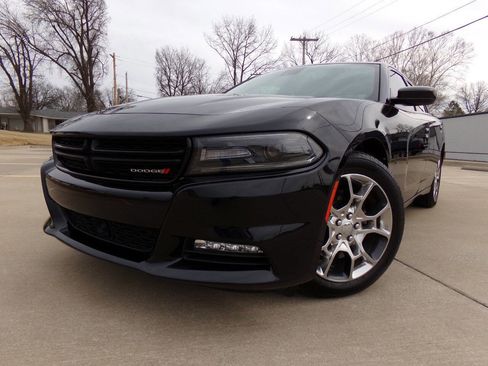 Used 2016 Dodge Charger SXT w/ AWD Premium Group image 8