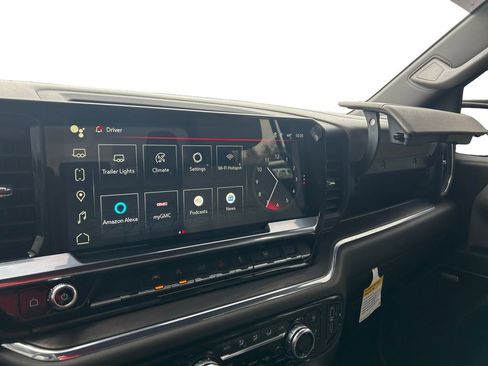 Used 2024 GMC Sierra 1500 SLT image 16