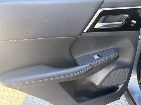 Used 2022 Mitsubishi Outlander SE image 9