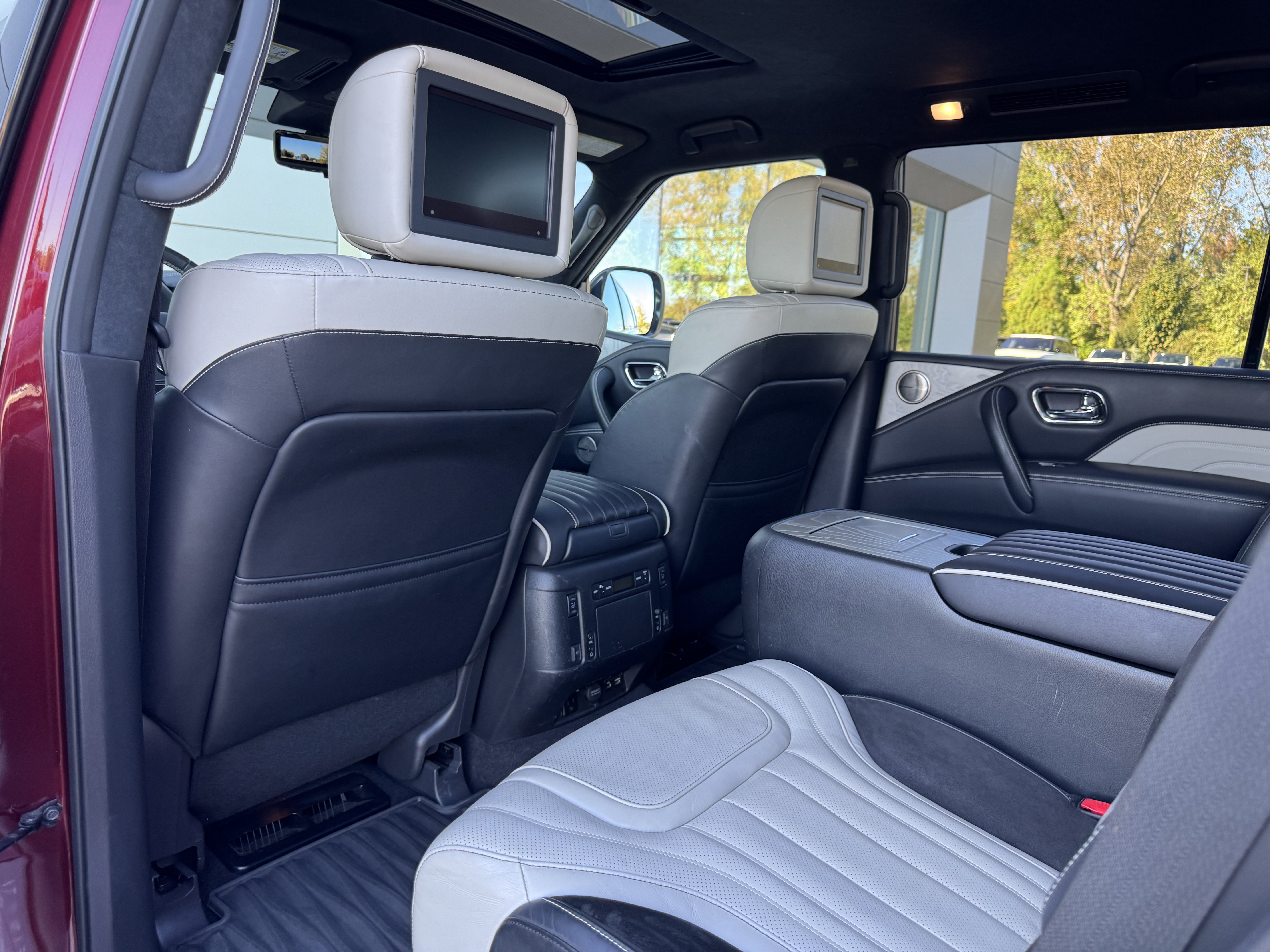 Used 2020 INFINITI QX80 Limited w/ All-Season Package AWD/4WD image 28