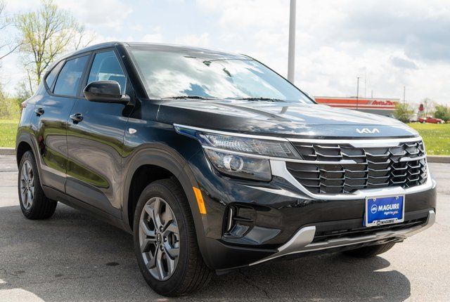 Used 2024 Kia Seltos LX AWD/4WD image 4