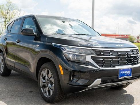 Used 2024 Kia Seltos LX AWD/4WD image 4