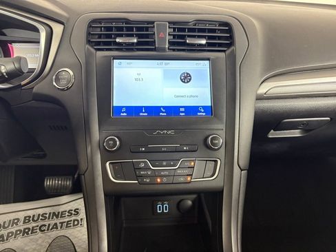 Used 2020 Ford Fusion SE w/ Equipment Group 151A FWD image 25