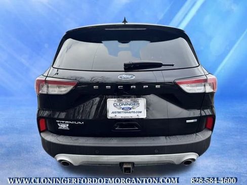 Used 2020 Ford Escape Titanium image 9