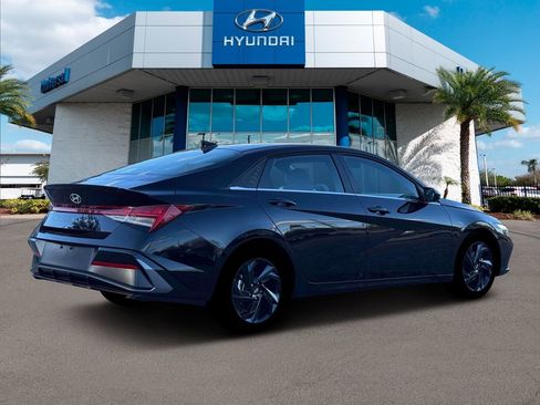 New 2026 Hyundai Elantra SEL Sport Premium FWD image 9