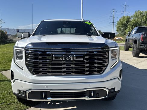 Used 2022 GMC Sierra 1500 Denali Ultimate AWD/4WD image 8