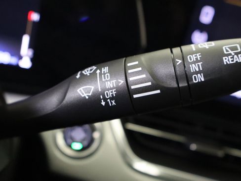 Used 2024 Chevrolet Trax LT w/ Sunroof Package image 31