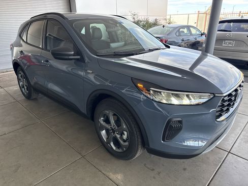 New 2026 Ford Escape ST-Line w/ Tech Pack #1 FWD image 3