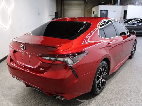 Used 2021 Toyota Camry SE FWD image 5