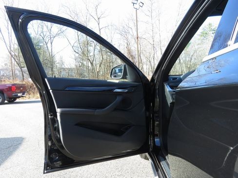 Used 2018 BMW X1 sDrive28i w/ Convenience Package image 9