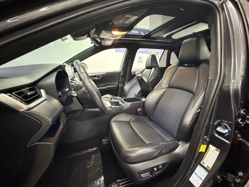 Used 2020 Toyota RAV4 XSE AWD/4WD image 24