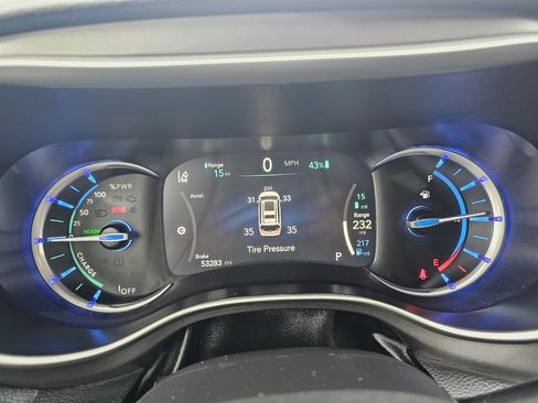 Used 2023 Chrysler Pacifica Touring-L FWD image 20