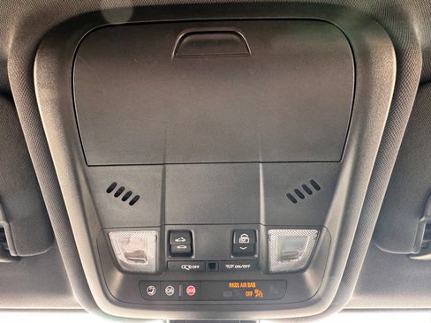 Used 2023 Chevrolet Equinox RS w/ RS Leather Package FWD image 35