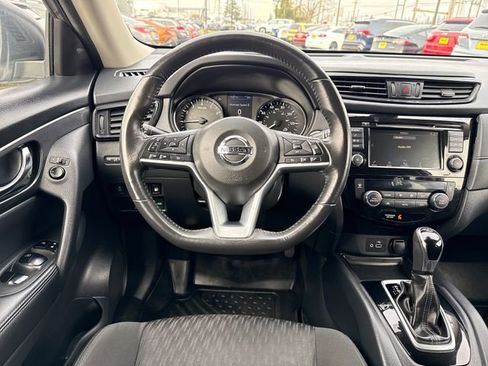 Used 2019 Nissan Rogue SV image 19