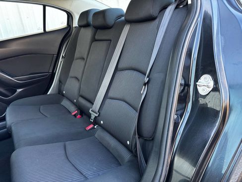 Used 2016 MAZDA MAZDA3 i Sport w/ Preferred Equipment Package image 38