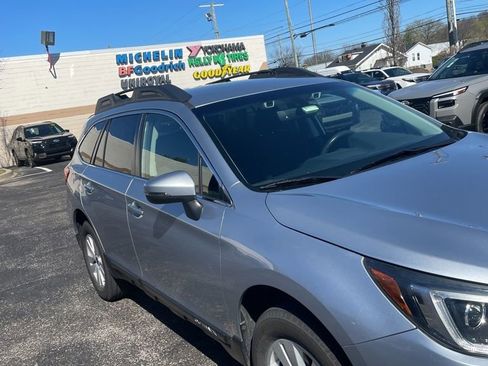 Used 2019 Subaru Outback 2.5i Premium image 6