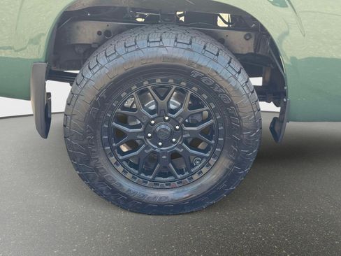 Used 2022 Nissan Frontier SV w/ Technology Package AWD/4WD image 8