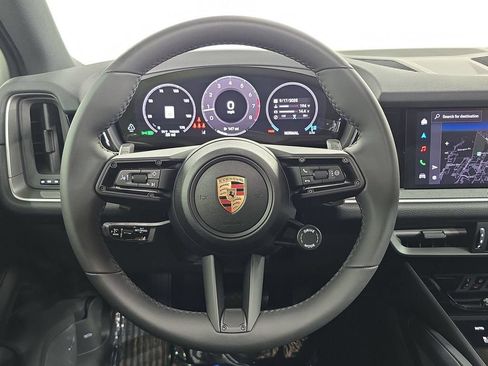 Certified 2025 Porsche Cayenne AWD/4WD image 14