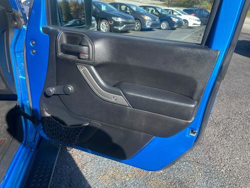 Used 2015 Jeep Wrangler Sport w/ Quick Order Package 23S AWD/4WD image 30