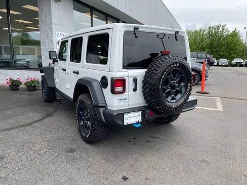 Used 2023 Jeep Wrangler Unlimited w/ Sun & Screen Package AWD/4WD image 8
