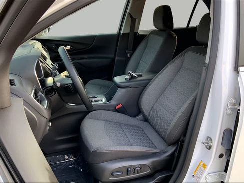 Used 2024 Chevrolet Equinox LT w/ LPO, Floor Liner Package FWD image 8