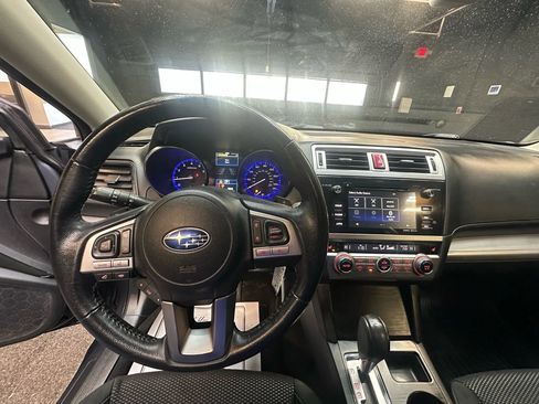 Used 2017 Subaru Outback 2.5i Premium image 19