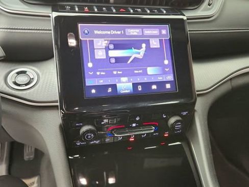 Used 2023 Jeep Grand Cherokee Altitude image 13