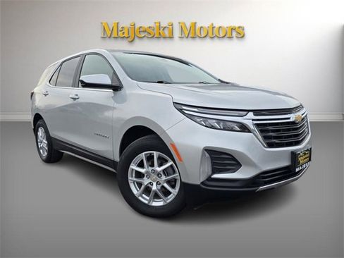Used 2022 Chevrolet Equinox LT image 1