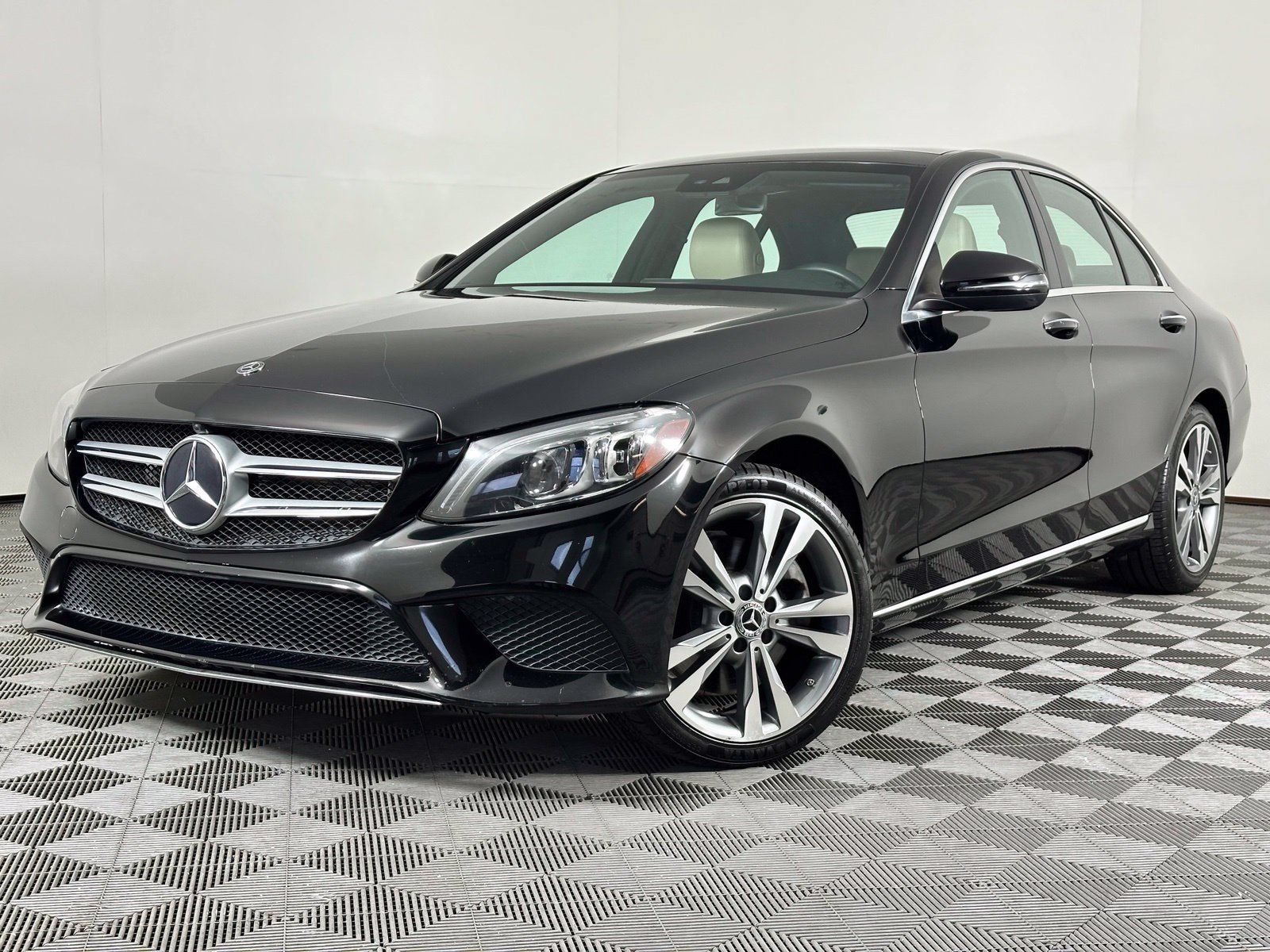 Used 2019 Mercedes-Benz C 300 Sedan image 33