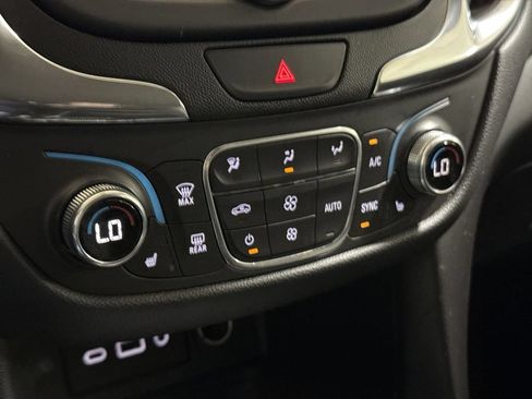 Used 2020 Chevrolet Equinox LT w/ Driver Convenience Package FWD image 16
