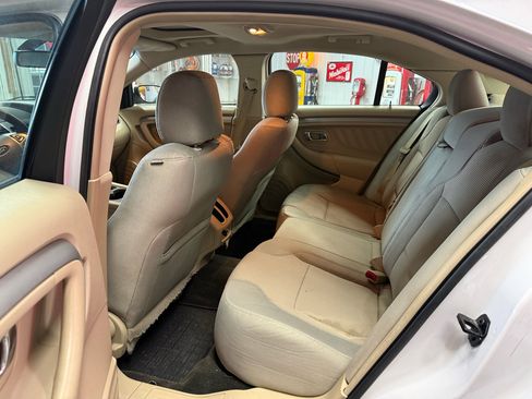 Used 2018 Ford Taurus SEL w/ Equipment Group 201A image 18