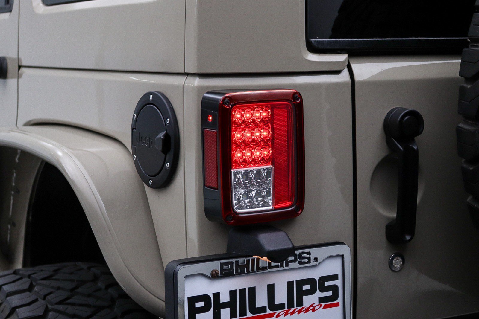 Used 2018 Jeep Wrangler Unlimited Rubicon AWD/4WD image 12