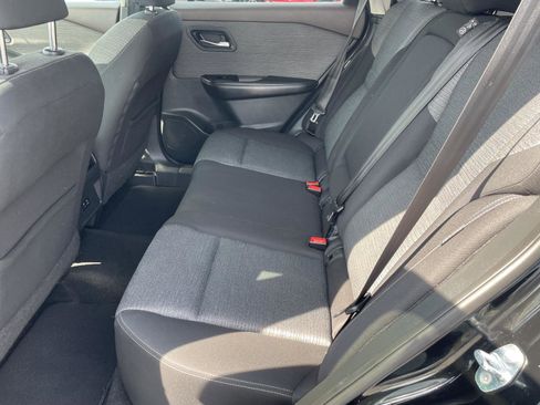 Used 2021 Nissan Rogue SV FWD image 6