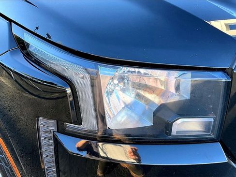 Used 2022 Nissan Frontier SV image 28