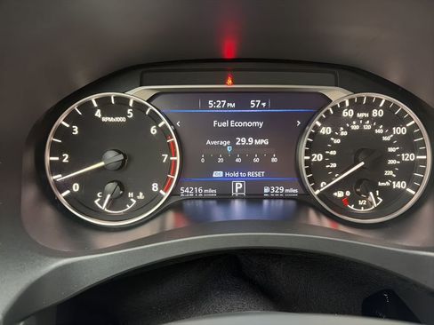 Used 2025 Nissan Altima 2.5 SR FWD image 11