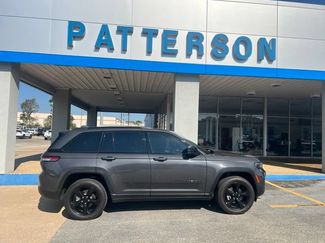 Used 2023 Jeep Grand Cherokee Altitude AWD/4WD video 1