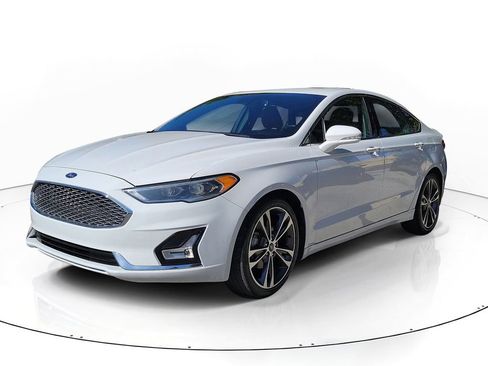 Used 2019 Ford Fusion Titanium image 4