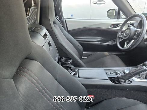 Used 2018 MAZDA MX-5 Miata Club RWD image 11