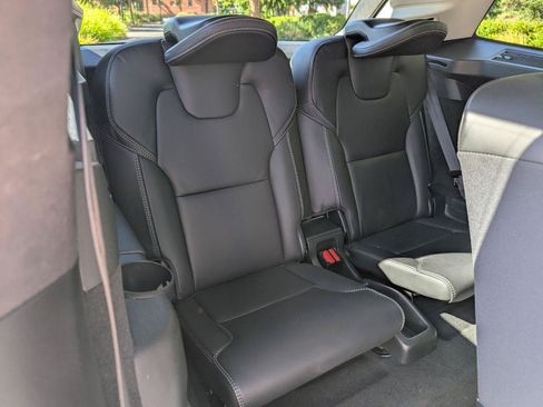Used 2023 Volvo XC90 B6 Ultimate w/ Lounge Package AWD/4WD image 18