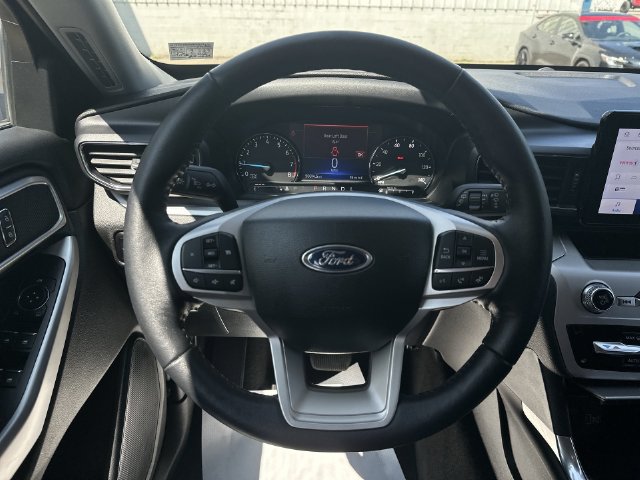 Used 2023 Ford Explorer XLT AWD/4WD image 20