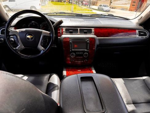 Used 2013 Chevrolet Avalanche LTZ AWD/4WD image 30