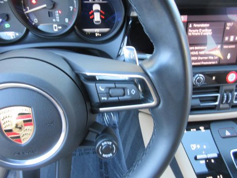 Used 2024 Porsche Macan image 48