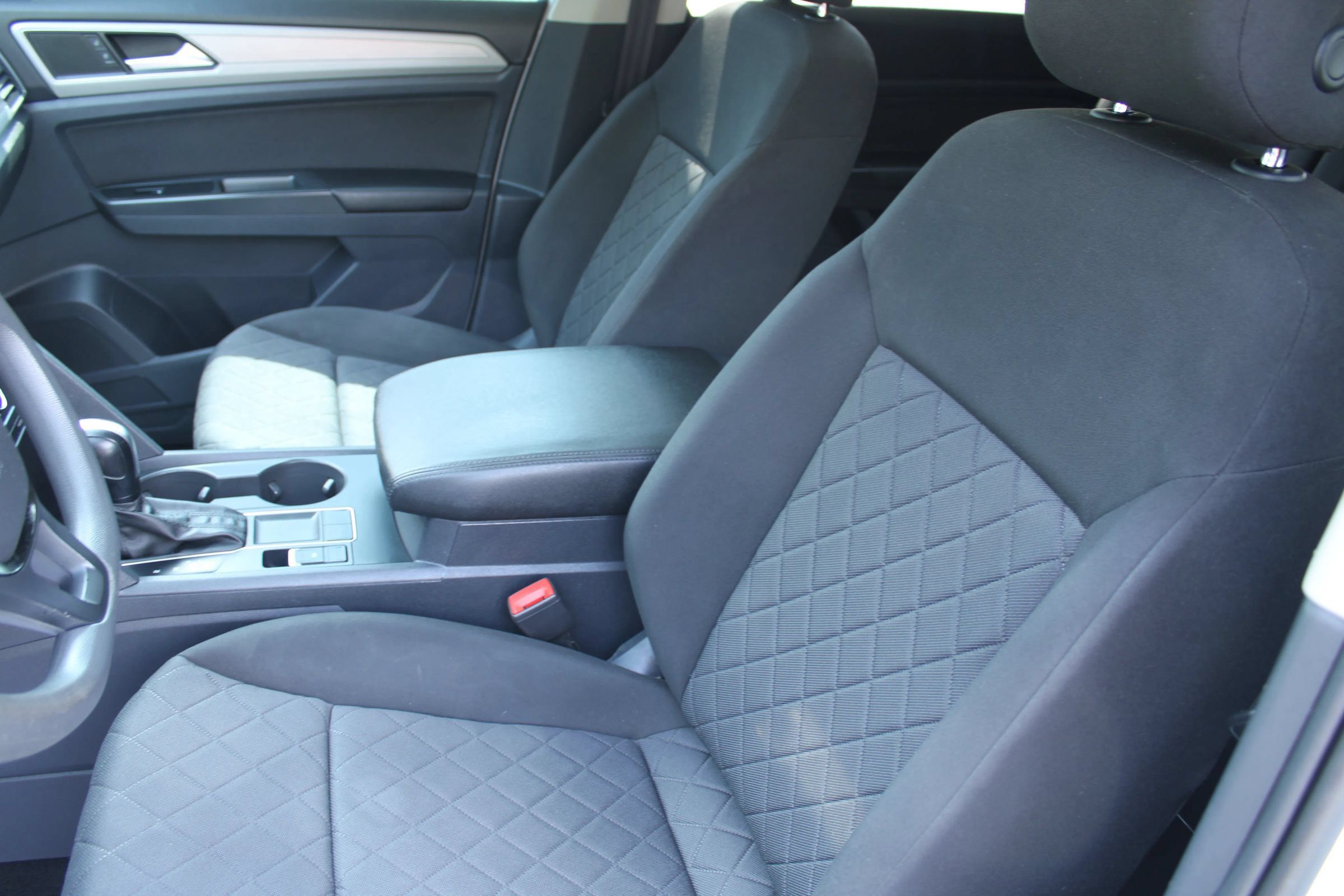 Used 2018 Volkswagen Atlas Launch Edition FWD image 15