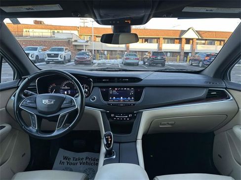 Used 2017 Cadillac XT5 Luxury w/ Driver Awareness Package image 33